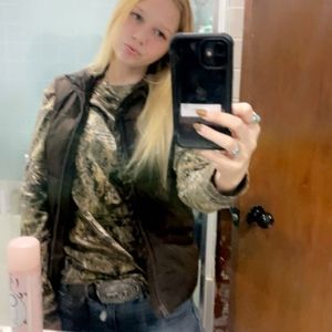 Meet your Posher, Jordyn